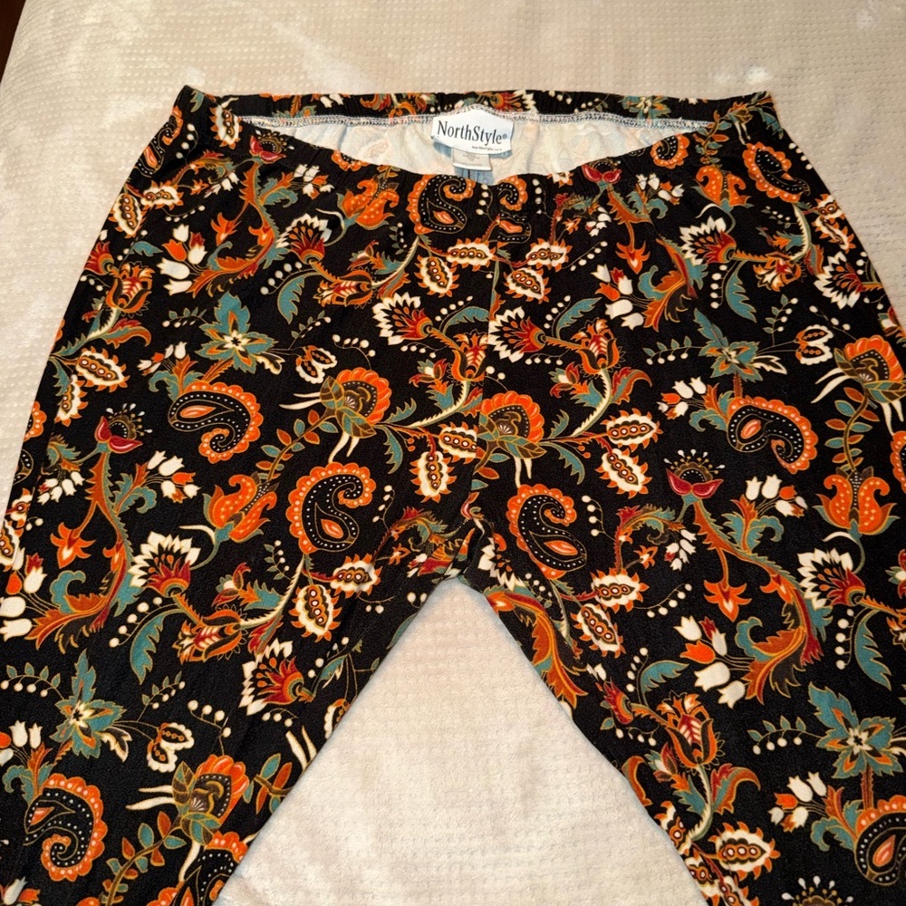 NorthStyle Black and Orange Paisley leggings 1x - Picture 2 of 6